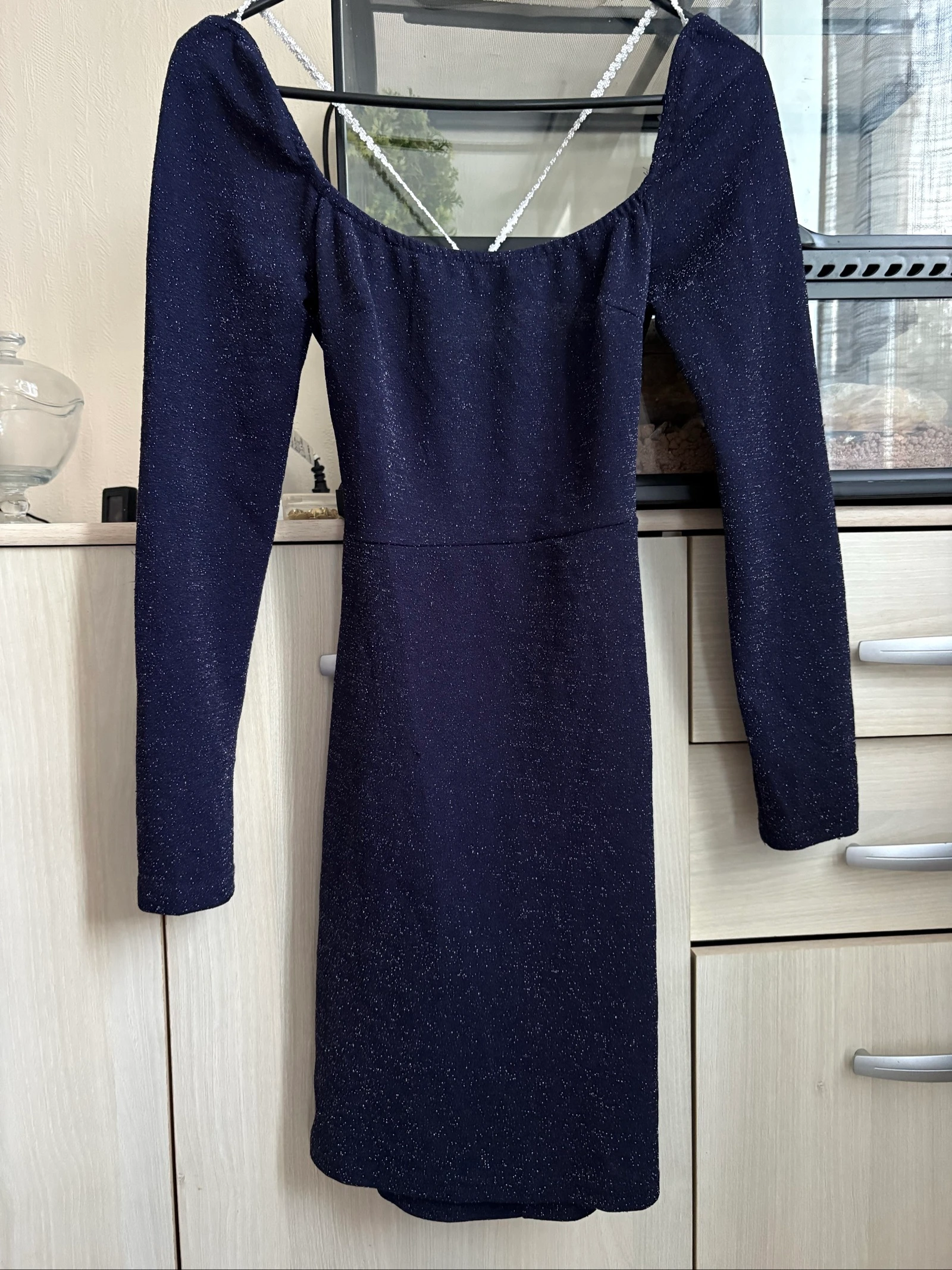 Robe bleu marine pailletée dos nu taille XS